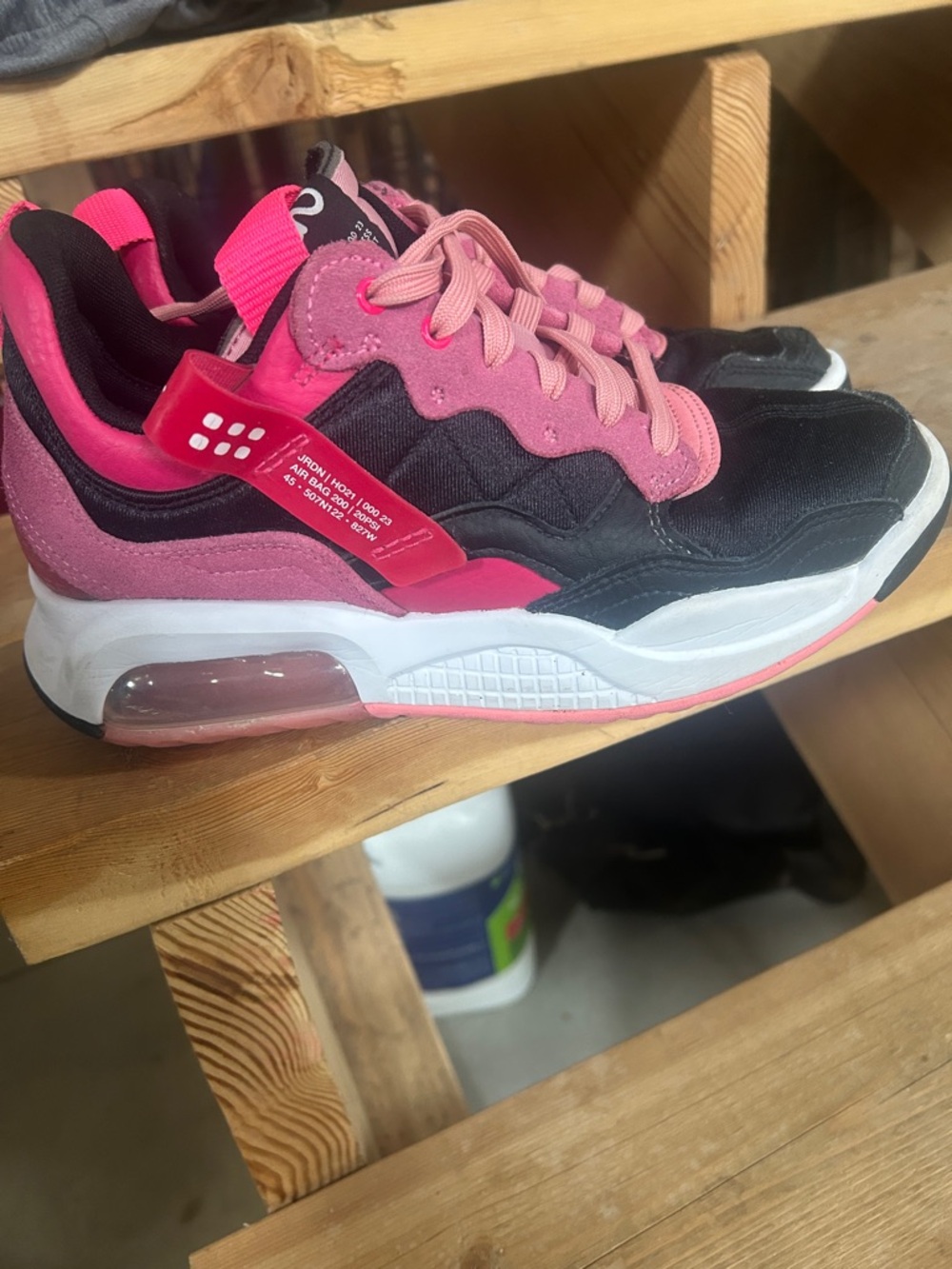 Jump Women's Black and Pink Athletic Sneakers